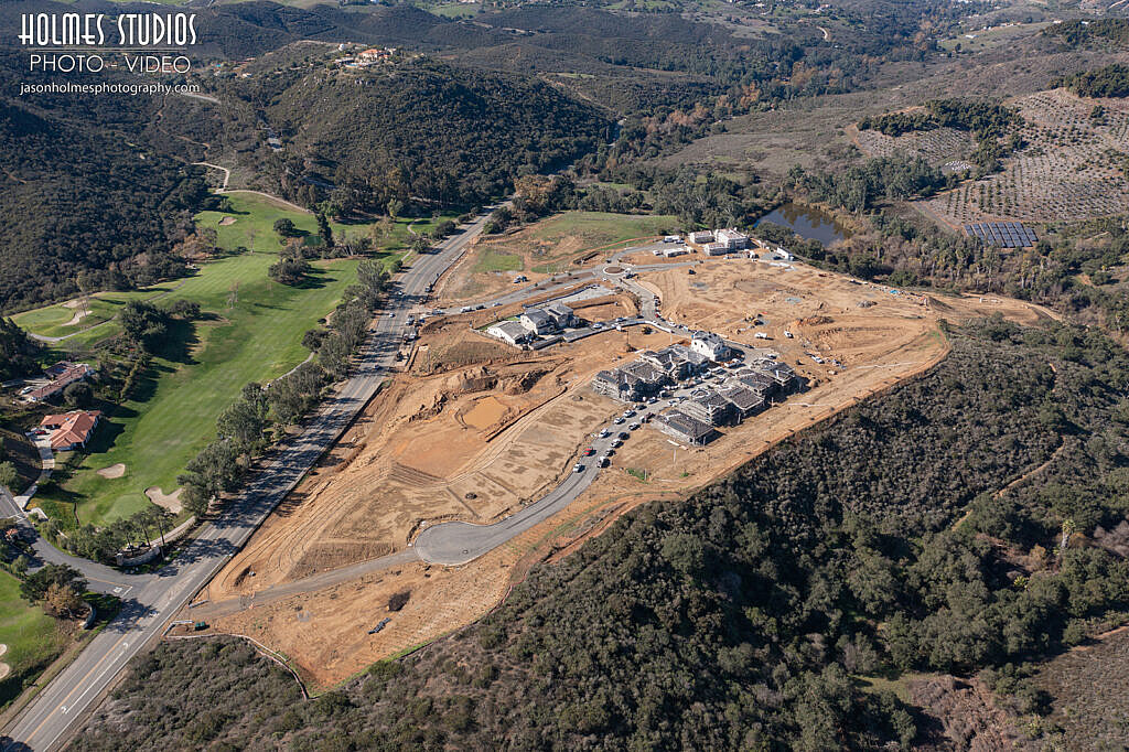 Construction progress photograph by Holmes Studios (1 of 6)