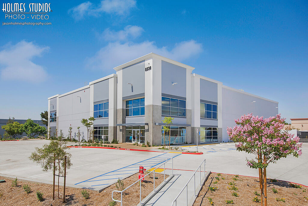 Exterior architectural photograph by Holmes Studios (4 of 32)