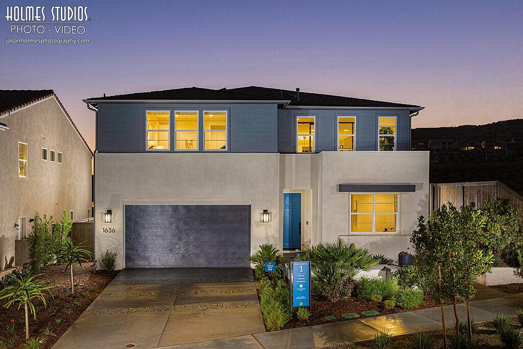 Exterior architectural photograph by Holmes Studios (26 of 32)