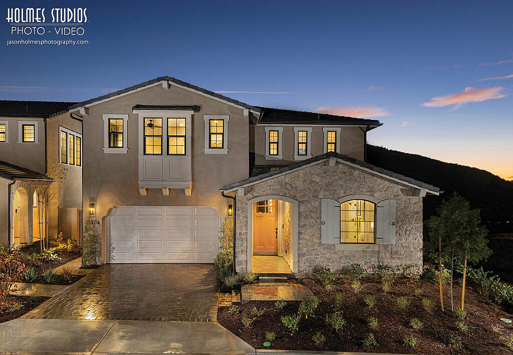 Exterior architectural photograph by Holmes Studios (29 of 32)