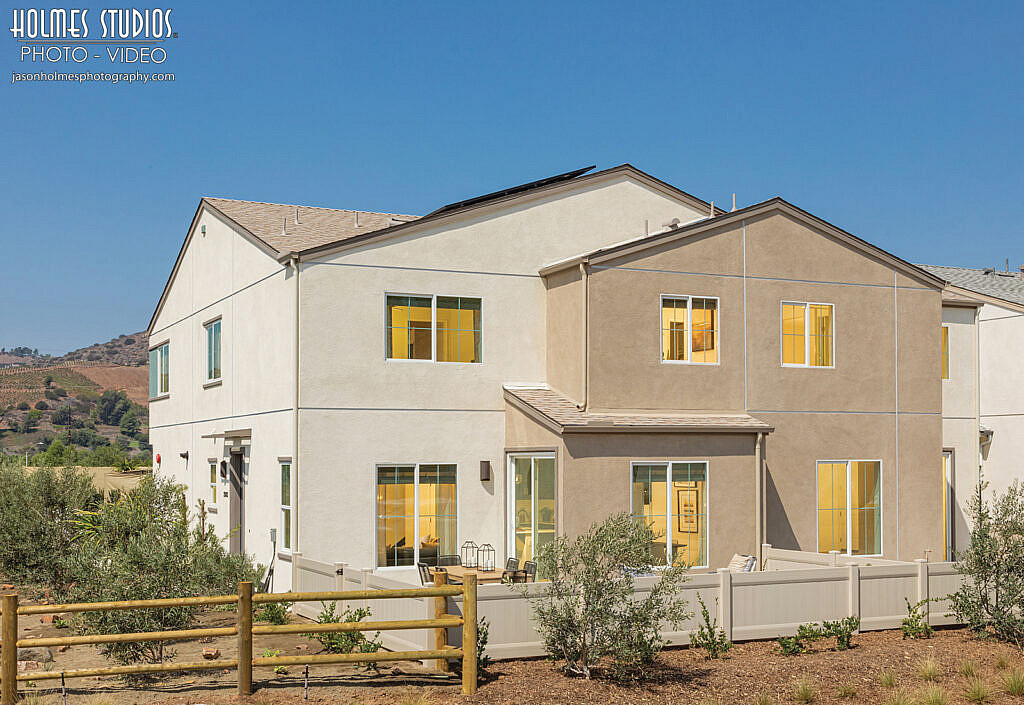 Exterior architectural photograph by Holmes Studios (2 of 32)