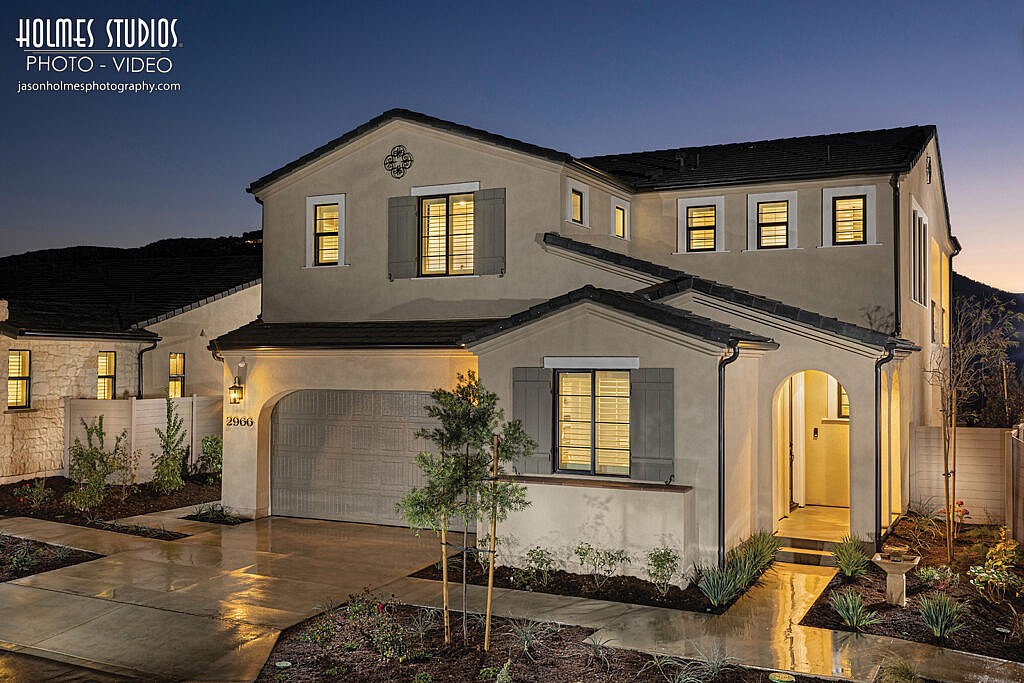 Exterior architectural photograph by Holmes Studios (5 of 32)