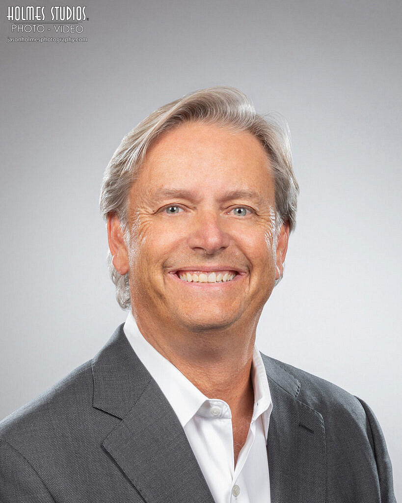 Corporate head shot by Holmes Studios (1 of 15)