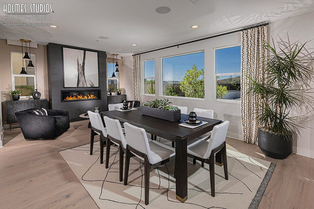 Interior photograph by Holmes Studios (30 of 35)