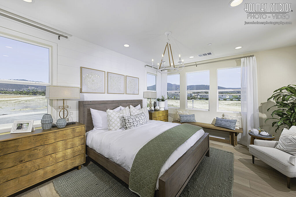 Interior photograph by Holmes Studios (27 of 35)