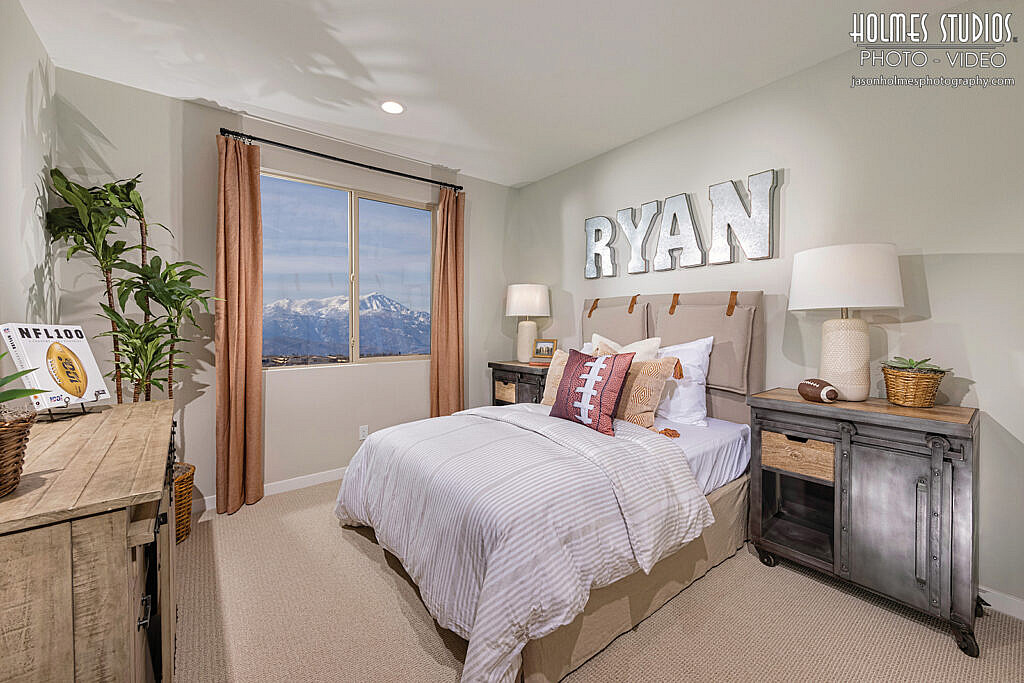 Interior photograph by Holmes Studios (22 of 35)